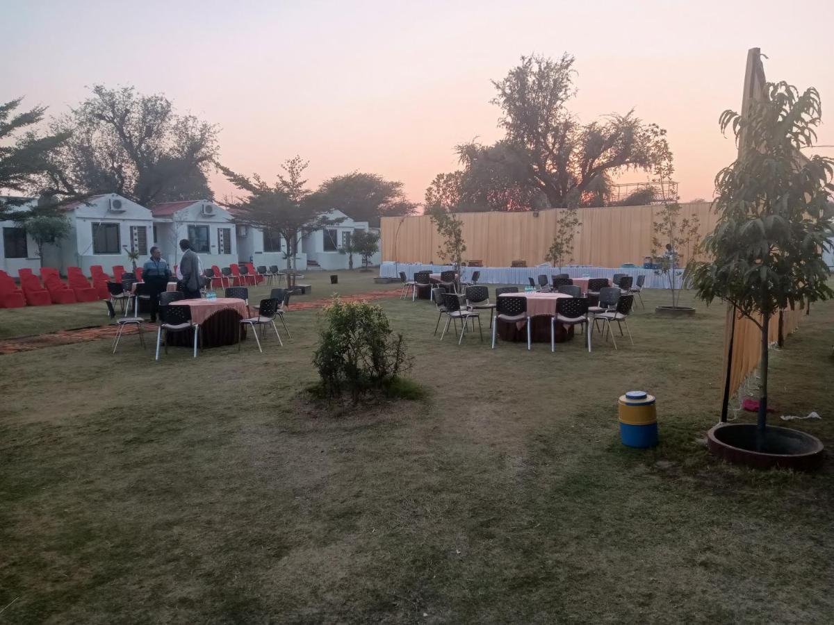 Athitya Hotel And Resort Sikar Esterno foto
